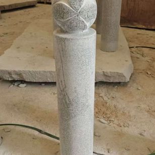 萍乡 芝麻白花岗岩石材挡车石柱、停车柱、圆柱挡车柱、方柱挡车柱等