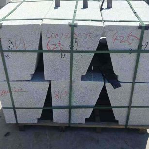 萍乡 芝麻白异形坐凳，石凳