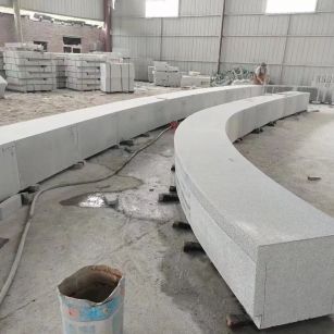 萍乡芝麻白花岗岩石板材 园林光面弧形坐凳