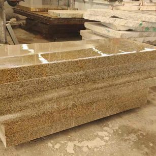 萍乡 黄金麻栏杆料半成品加工中