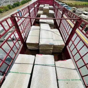 萍乡 黄金麻花岗岩荔枝面，光面毛板装车完成