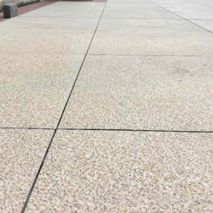 萍乡 黄金麻花岗岩石板材荔枝面地面铺装效果