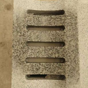 萍乡 芝麻白拉丝面花岗岩U型开槽排水槽