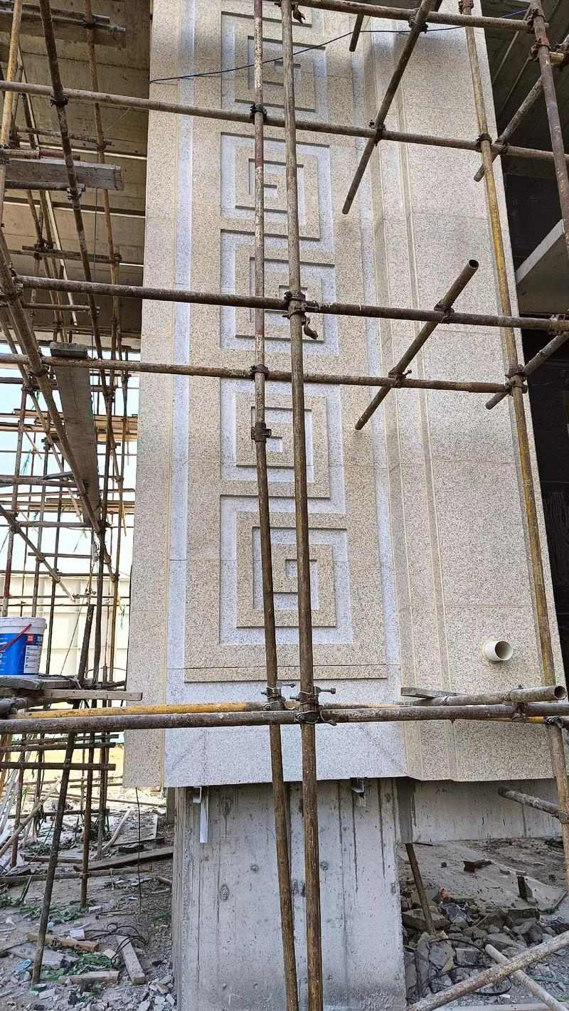 萍乡 黄金麻花岗岩别墅外墙干挂回纹造型效果