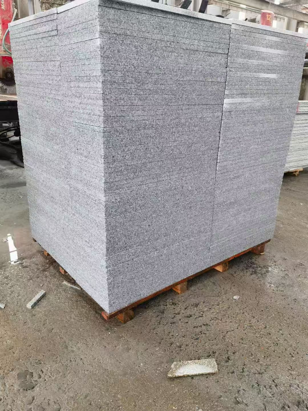 萍乡 芝麻白火烧面1.8厚300*600地铺石，尺寸标准，厚薄均匀