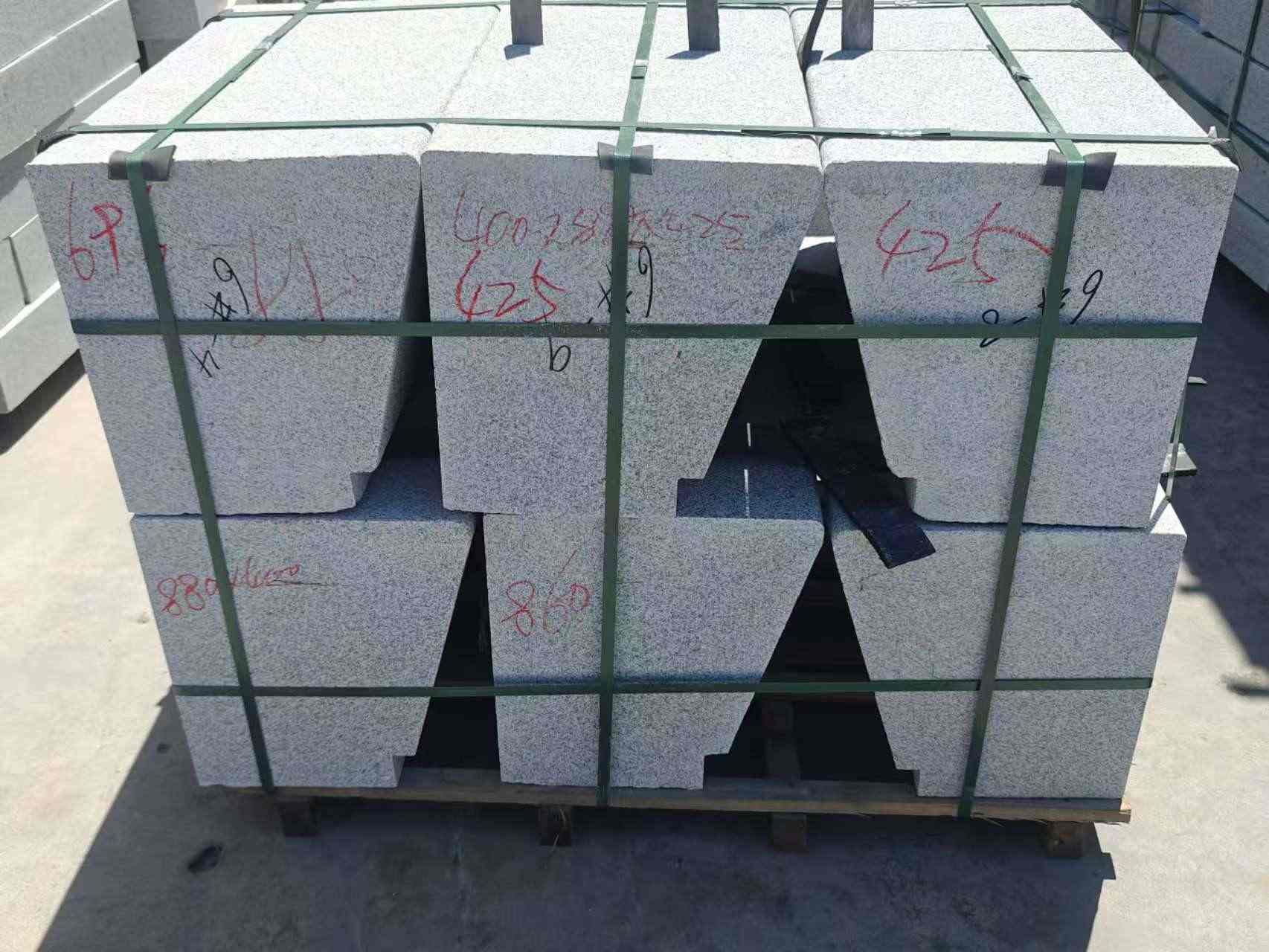 萍乡 芝麻白异形坐凳，石凳