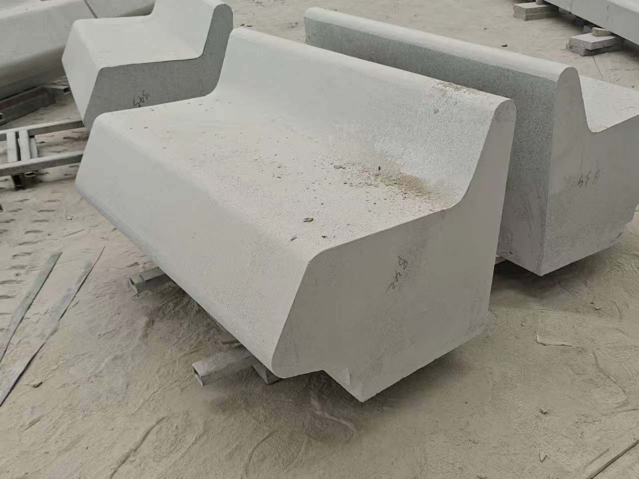 萍乡 芝麻白花岗岩异形坐凳，石凳