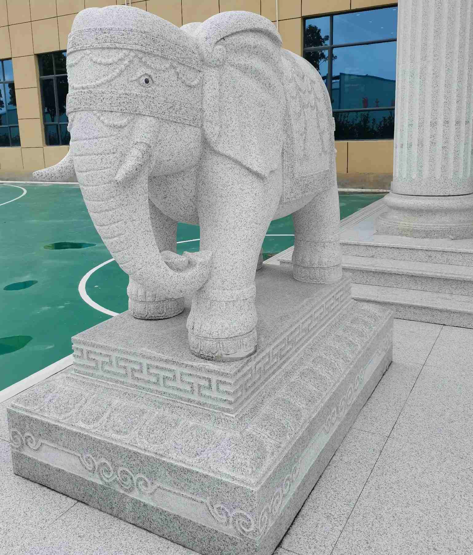 萍乡 白麻花岗岩动物异形石雕-大象