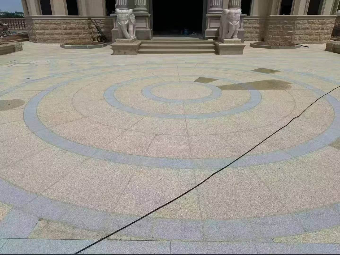 萍乡 黄金麻芝麻灰花岗岩石材地铺拼接效果