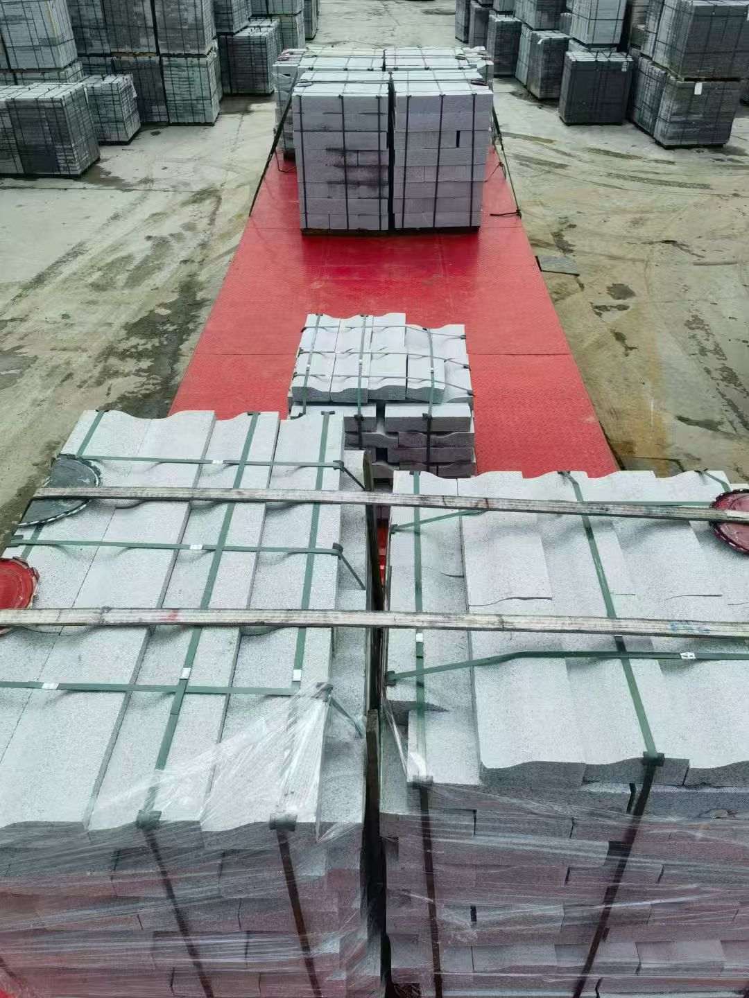 萍乡 芝麻白仿形加直形路沿石出货日常