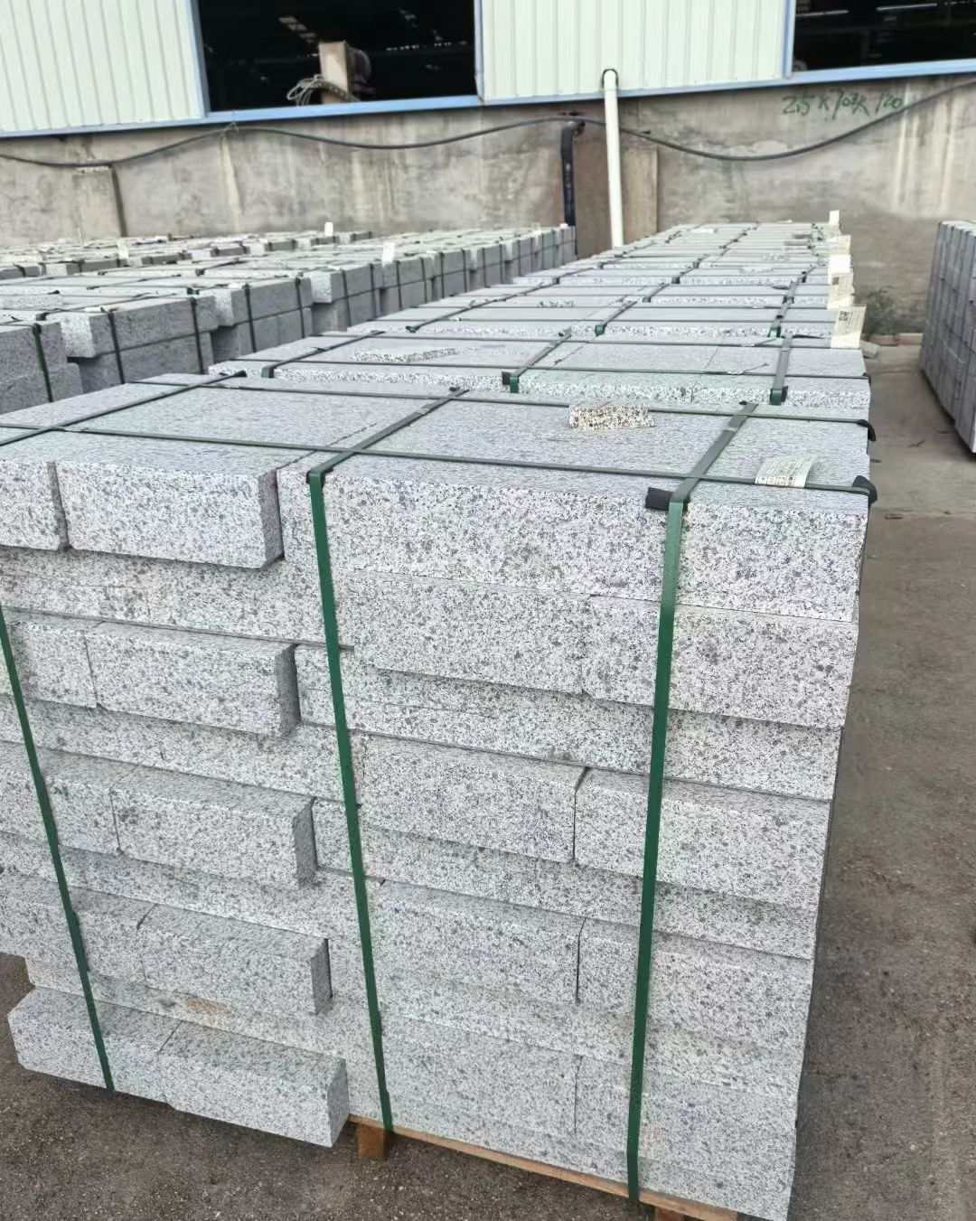 萍乡 白麻花岗岩路沿石，弧形路沿石，道牙石，马路牙子，界石，路缘石，平沿石，直岩石，平缘石等