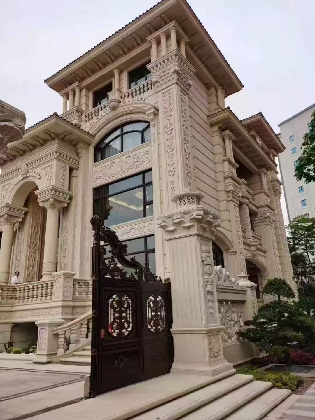 萍乡 黄金麻花岗岩别墅外墙干挂效果展示